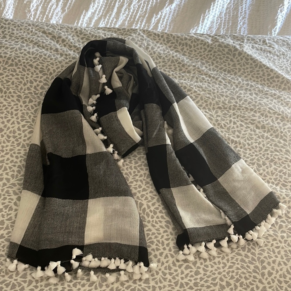 Vineyard Vines Scarf